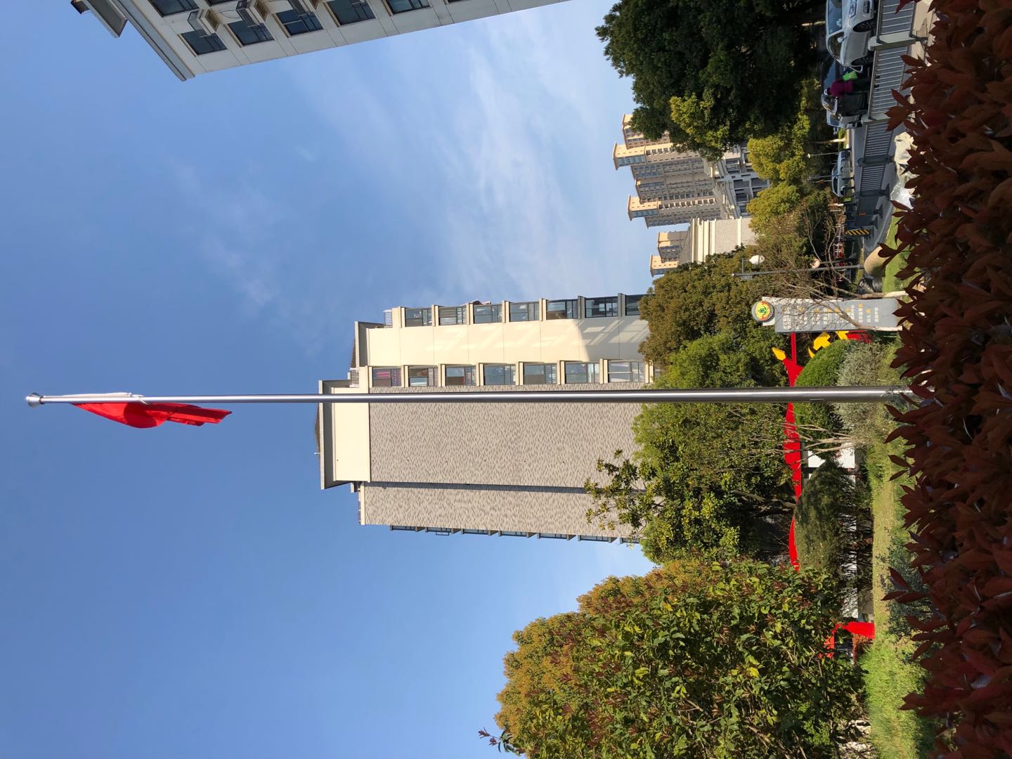 不銹鋼旗桿的厚度規(guī)格的多少？